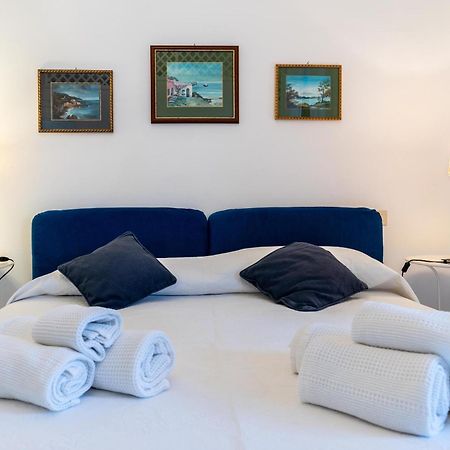 Stefania Flat - Amalfi Center Appartement Buitenkant foto
